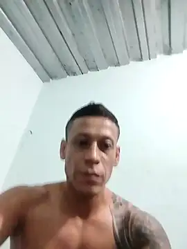 Snapshot of Dani156y chatting on 10-29-25, 05:10 Dani156y online show from 10-29-25, 05:10