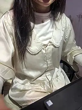 Snapshot of lee_ly chatting on 02-19-26, 05:25 lee ly online show from 02-19-26, 05:25