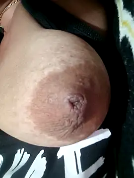 Hotmommax online show from 10-07-25, 08:17