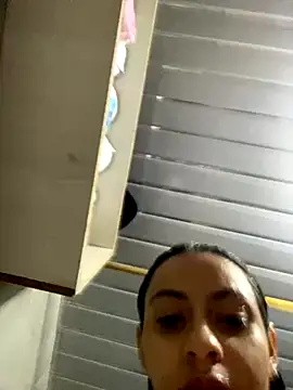 Snapshot of miluwatson chatting on 09-28-25, 07:52 miluwatson online show from 09-28-25, 07:52