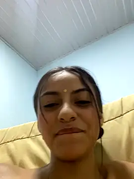 Snapshot of miluwatson chatting on 11-20-25, 02:34 miluwatson online show from 11-20-25, 02:34