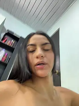 Snapshot of miluwatson chatting on 07-12-26, 04:14 miluwatson online show from 07-12-26, 04:14
