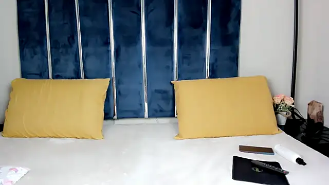 Snapshot of INDIANROMANCE chatting on 10-10-25, 07:46 INDIANROMANCE online show from 10-10-25, 07:46