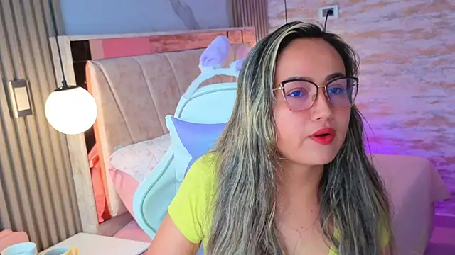 lila cute1 online show from 10-25-25, 12:23