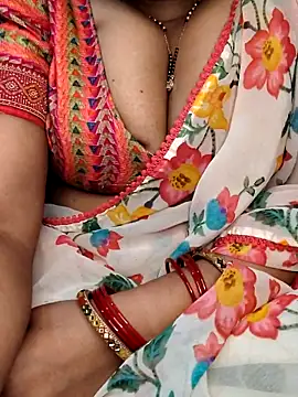 Snapshot of Hot__bhabhi_99 chatting on 06-19-26, 03:44 Hot bhabhi 99 online show from 06-19-26, 03:44