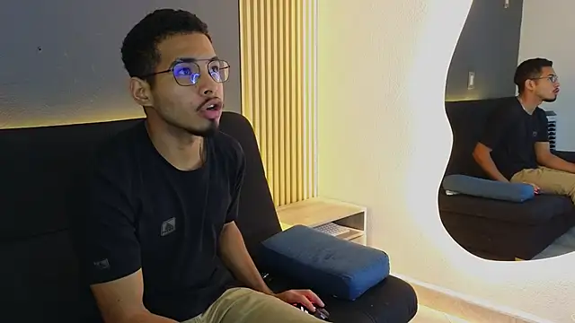 Jaybrown  1 online show from 10-18-25, 03:42