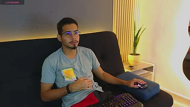 Jaybrown  1 online show from 10-19-25, 03:51