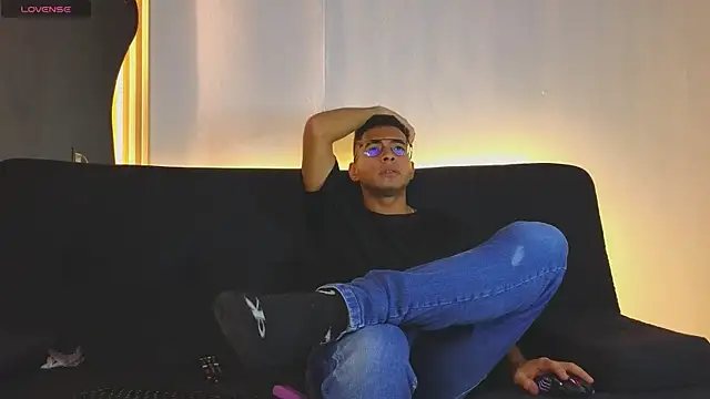 Jaybrown  1 online show from 11-11-25, 03:17