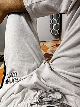 Mallu kalikar 69 online show from 11-08-25, 04:40