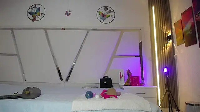 Snapshot of chloe__Jones_ chatting on 06-01-26, 12:51 chloe Jones online show from 06-01-26, 12:51