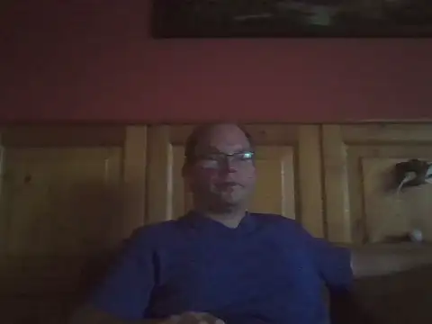 Snapshot of Rado2812 chatting on 09-30-25, 03:28 Rado2812 online show from 09-30-25, 03:28