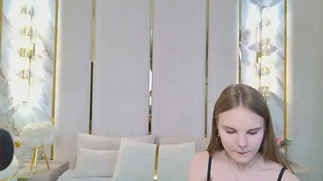 Lili Lohan online show from 05-19-26, 05:03
