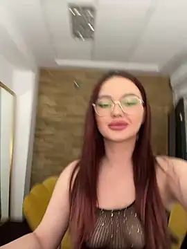 Snapshot of Lunna_Squirt chatting on 09-30-25, 07:30 Lunna Squirt online show from 09-30-25, 07:30