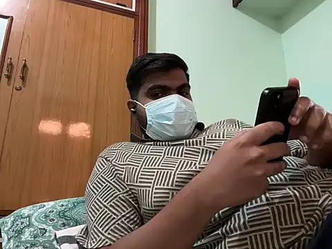 Romeo Sam2 online show from 09-30-25, 07:02