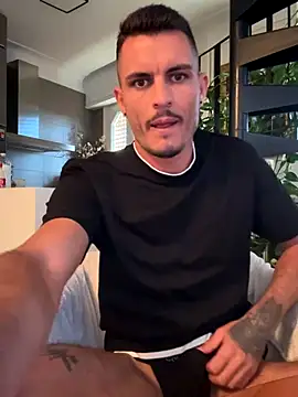 Snapshot of WildFlame2525 chatting on 10-06-25, 09:29 WildFlame2525 online show from 10-06-25, 09:29