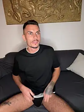 Snapshot of WildFlame2525 chatting on 10-16-25, 05:03 WildFlame2525 online show from 10-16-25, 05:03