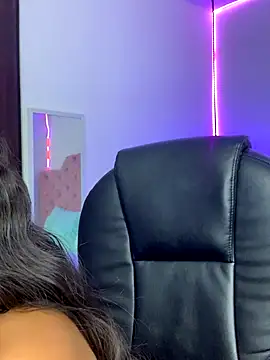Snapshot of ScarletDesire_ chatting on 10-17-25, 07:38 ScarletDesire online show from 10-17-25, 07:38