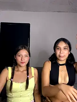 Snapshot of Cielo6925 chatting on 10-15-25, 03:45 Cielo6925 online show from 10-15-25, 03:45