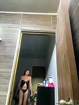Snapshot of Cielo6925 chatting on 10-19-25, 05:46 Cielo6925 online show from 10-19-25, 05:46