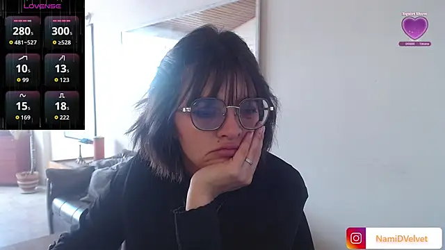 NamiDVelvet online show from 10-18-25, 03:13