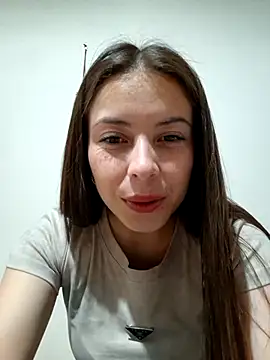 Snapshot of EmmaValencia_ chatting on 10-21-25, 04:46 EmmaValencia online show from 10-21-25, 04:46