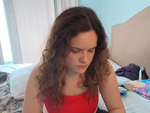 ClaireZX online show from 10-12-25, 08:52