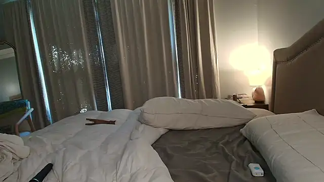 ClaireZX online show from 10-14-25, 07:58