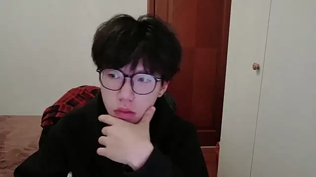 Snapshot of hangzi-0011 chatting on 12-17-25, 11:27 hangzi-0011 online show from 12-17-25, 11:27