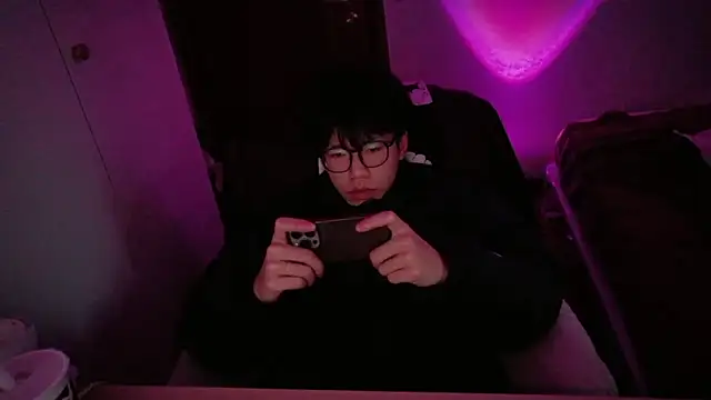 Snapshot of hangzi-0011 chatting on 01-18-26, 09:57 hangzi-0011 online show from 01-18-26, 09:57