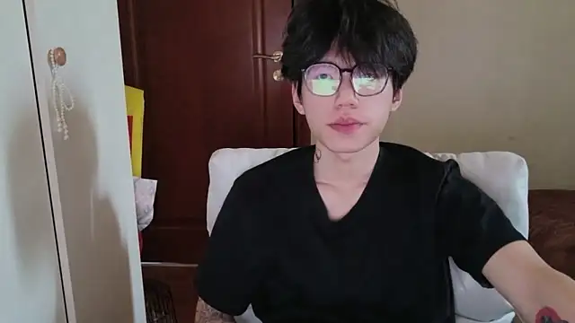 Snapshot of hangzi-0011 chatting on 03-03-26, 08:53 hangzi-0011 online show from 03-03-26, 08:53