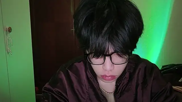 Snapshot of hangzi-0011 chatting on 03-14-26, 01:38 hangzi-0011 online show from 03-14-26, 01:38