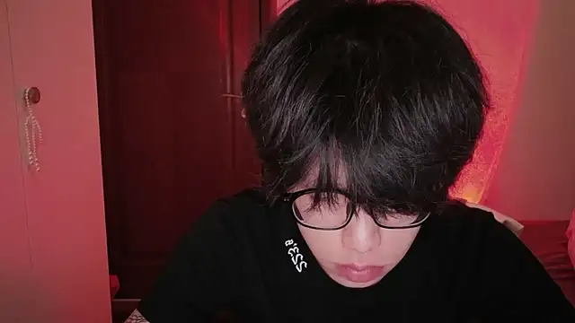 Snapshot of hangzi-0011 chatting on 03-15-26, 02:23 hangzi-0011 online show from 03-15-26, 02:23