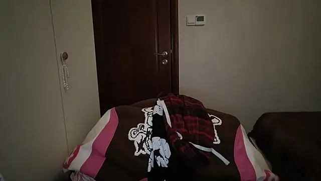 Snapshot of hangzi-0011 chatting on 03-18-26, 11:35 hangzi-0011 online show from 03-18-26, 11:35