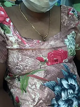 Snapshot of Tamilselviroja- chatting on 12-17-25, 03:40 Tamilselviroja- online show from 12-17-25, 03:40