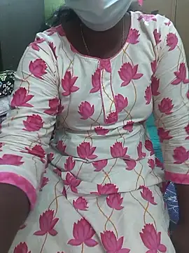 Snapshot of Tamilselviroja- chatting on 01-16-26, 04:00 Tamilselviroja- online show from 01-16-26, 04:00