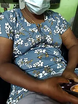 Snapshot of Tamilselviroja- chatting on 01-18-26, 02:54 Tamilselviroja- online show from 01-18-26, 02:54