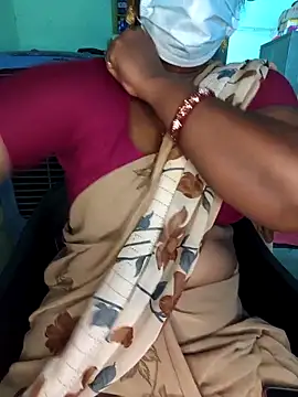 Snapshot of Tamilselviroja- chatting on 02-10-26, 02:54 Tamilselviroja- online show from 02-10-26, 02:54