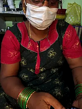 Snapshot of Tamilselviroja- chatting on 02-20-26, 02:39 Tamilselviroja- online show from 02-20-26, 02:39