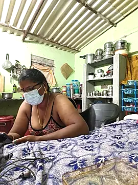 Snapshot of Tamilselviroja- chatting on 03-05-26, 04:58 Tamilselviroja- online show from 03-05-26, 04:58