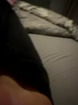 Snapshot of heet1998 chatting on 01-10-26, 05:37 heet1998 online show from 01-10-26, 05:37