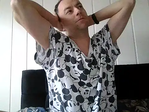 Snapshot of VanBeatPL chatting on 10-18-25, 06:37 VanBeatPL online show from 10-18-25, 06:37