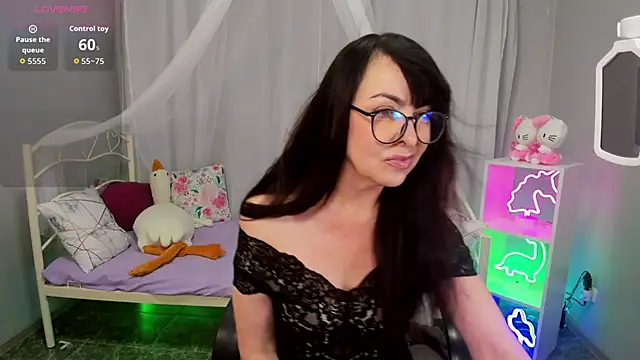 LindaRomero online show from 11-06-25, 10:05