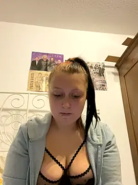 Snapshot of SweetieLina chatting on 10-06-25, 05:10 SweetieLina online show from 10-06-25, 05:10