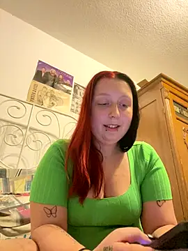 Snapshot of SweetieLina chatting on 10-16-25, 05:14 SweetieLina online show from 10-16-25, 05:14