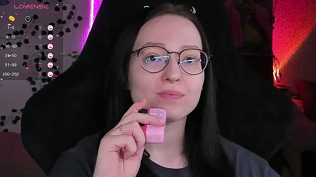 Snapshot of power_robynn chatting on 02-12-26, 04:13 power robynn online show from 02-12-26, 04:13