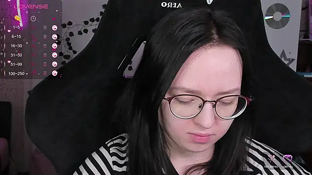 Snapshot of power_robynn chatting on 02-15-26, 01:20 power robynn online show from 02-15-26, 01:20