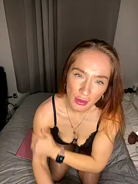 Snapshot of Cherry-L-28 chatting on 10-11-25, 08:29 Cherry-L-28 online show from 10-11-25, 08:29