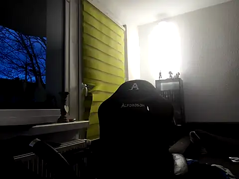 Snapshot of stivi2526 chatting on 02-14-26, 04:37 stivi2526 online show from 02-14-26, 04:37