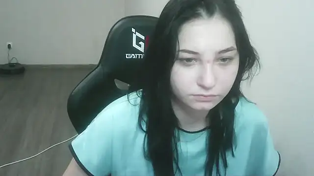 Snapshot of meow_woem chatting on 10-31-25, 01:01 meow woem online show from 10-31-25, 01:01