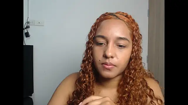 Snapshot of SelenaMoon_12 chatting on 10-02-25, 04:08 SelenaMoon 12 online show from 10-02-25, 04:08